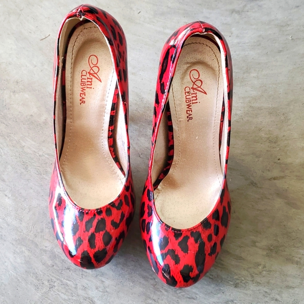 AMI CLUBWEAR, Size 7